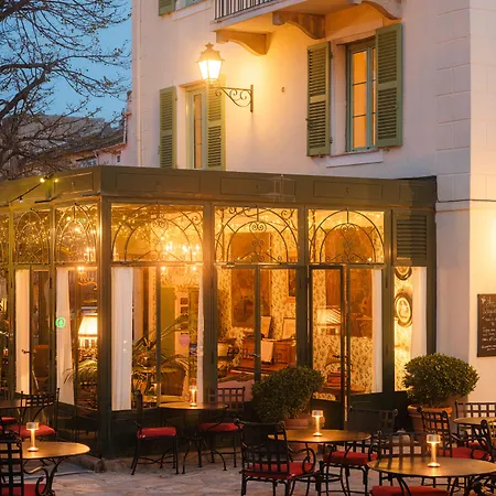 Demeure Castel & Hotel 4*