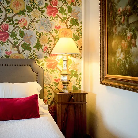 Hotel Demeure Castel & 4*