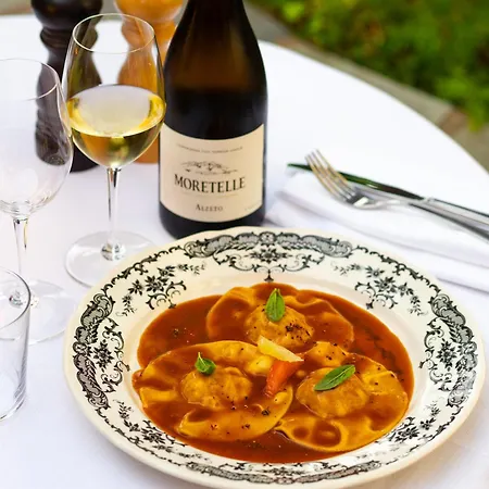 Demeure Castel & Hotel