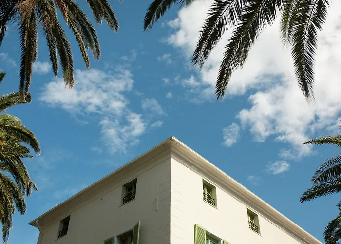 Hotell Demeure Castel & 4*