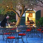 Demeure Castel & Hotel Brando