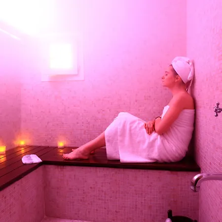 Demeure Castel & 4* Brando