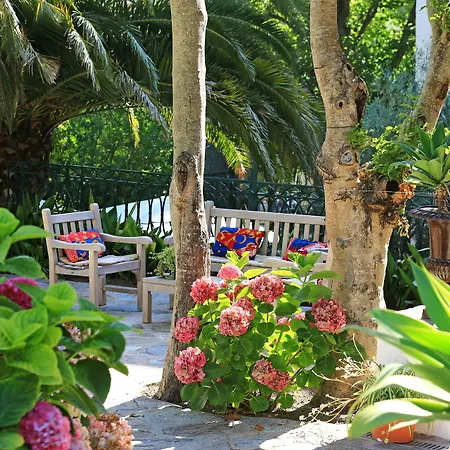 Demeure Castel & 4* Brando