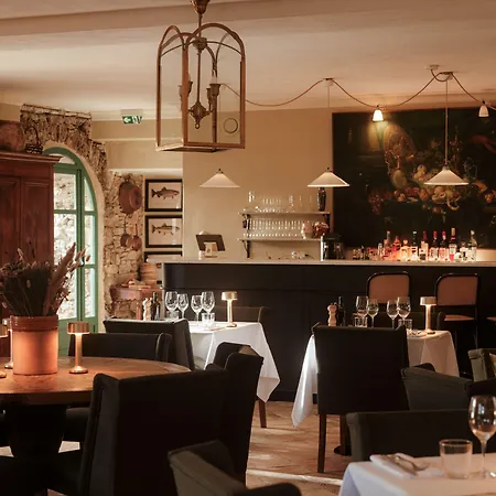 Hotell Demeure Castel & 4*