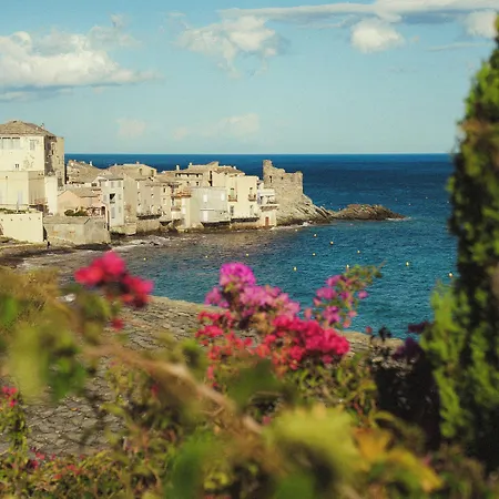 Demeure Castel Hotel 4*