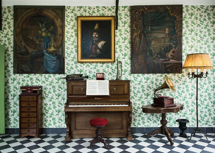 Demeure Castel & Hotel