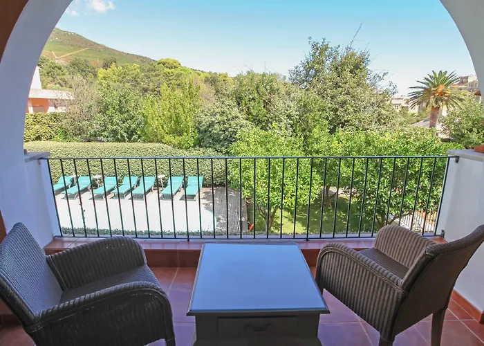 Demeure Castel & 4* Brando