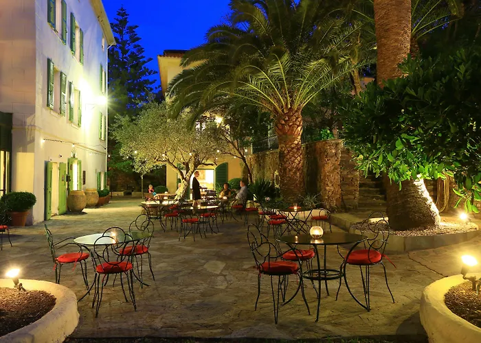 Demeure Castel & 4*