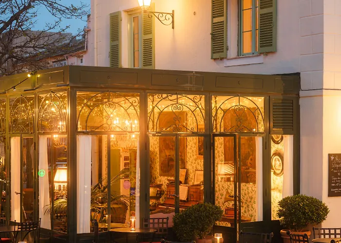 Demeure Castel & Hotel 4*