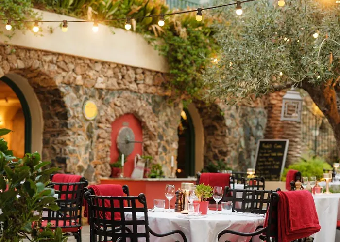 Demeure Castel & 4* Brando