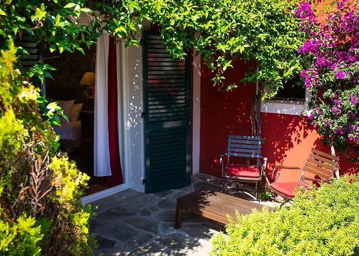 Demeure Castel & Ξενοδοχείο 4*
